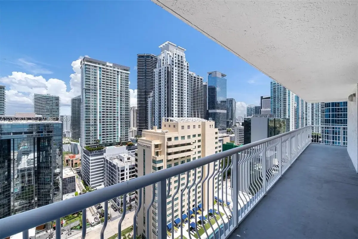 1200 Brickell Bay Dr #2824, Miami: photo 1 of 31