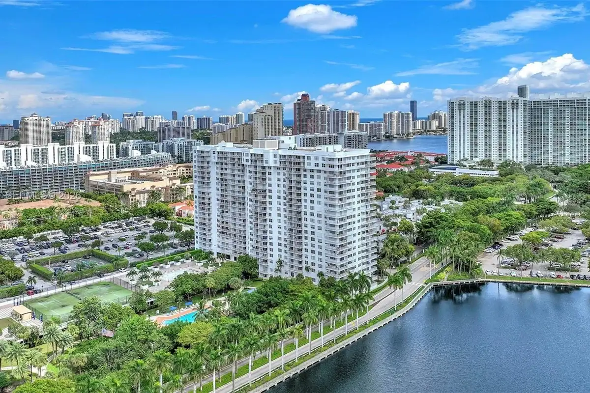 2851 NE 183rd St #1811-15 E, Aventura: photo 1 of 39