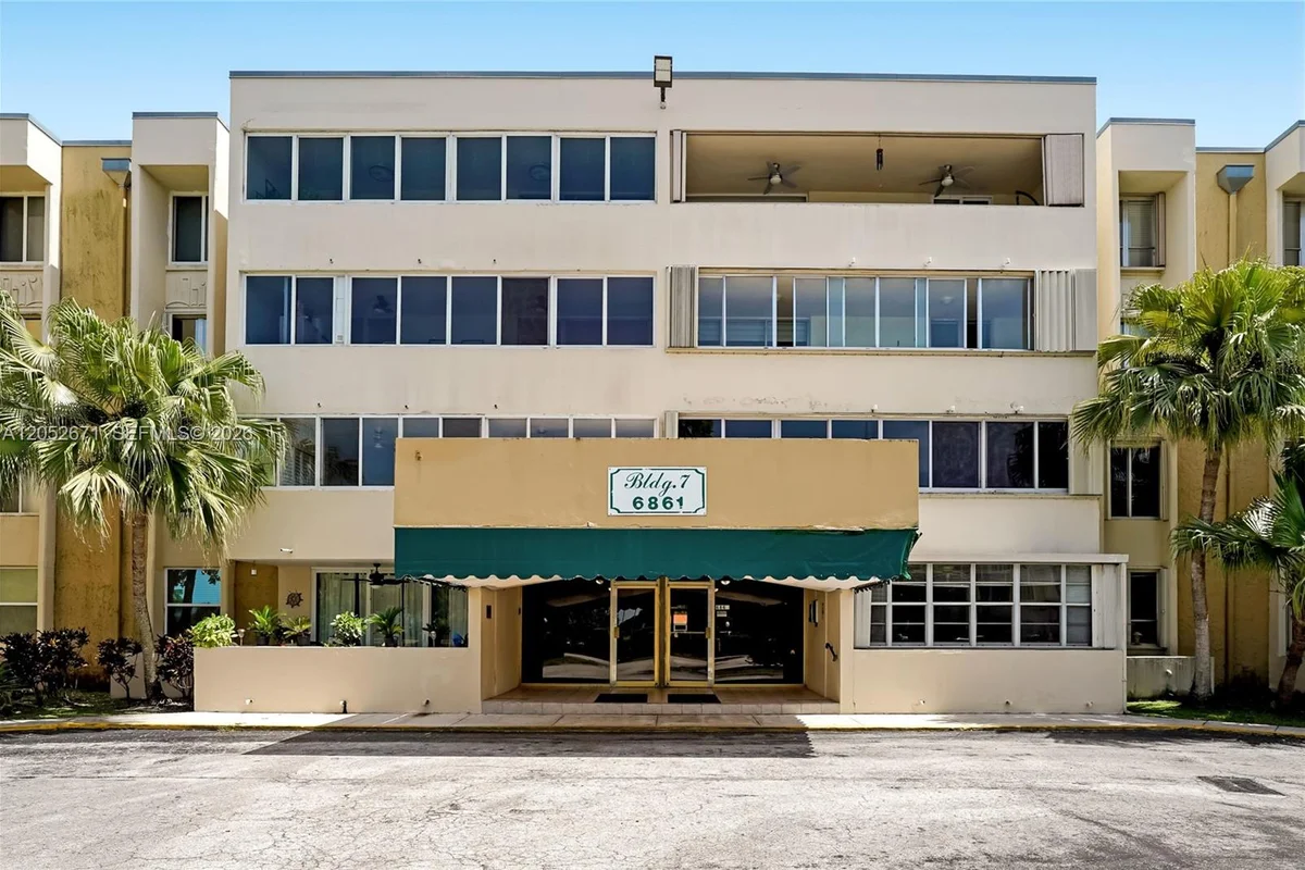 6861 SW 147th Ave #3G, Miami: photo 1 of 34