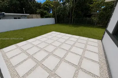 13885 NW 5th Ave, North Miami: photo 1 of 13
