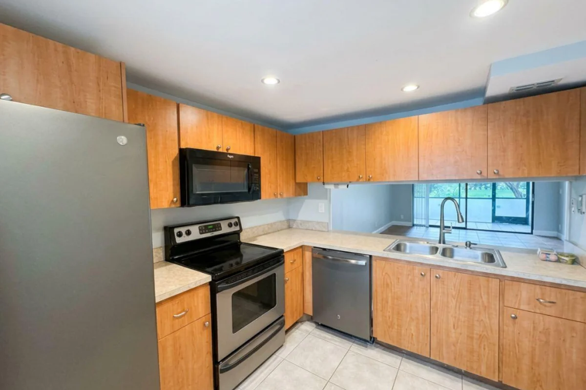 7340 NW 1st St #103, Plantation: photo 1 of 12