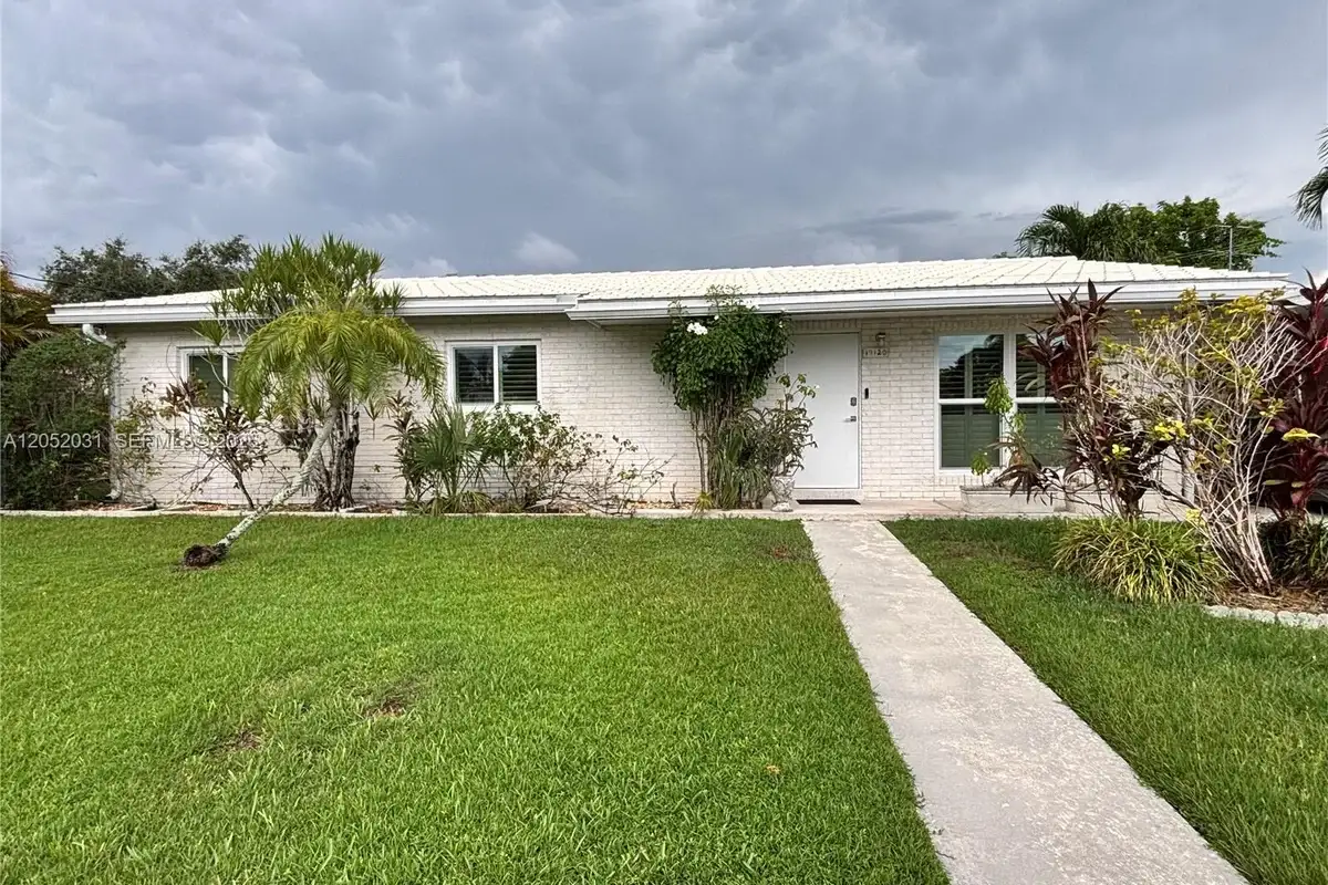 19120 Bel Aire Dr, Cutler Bay: photo 1 of 24