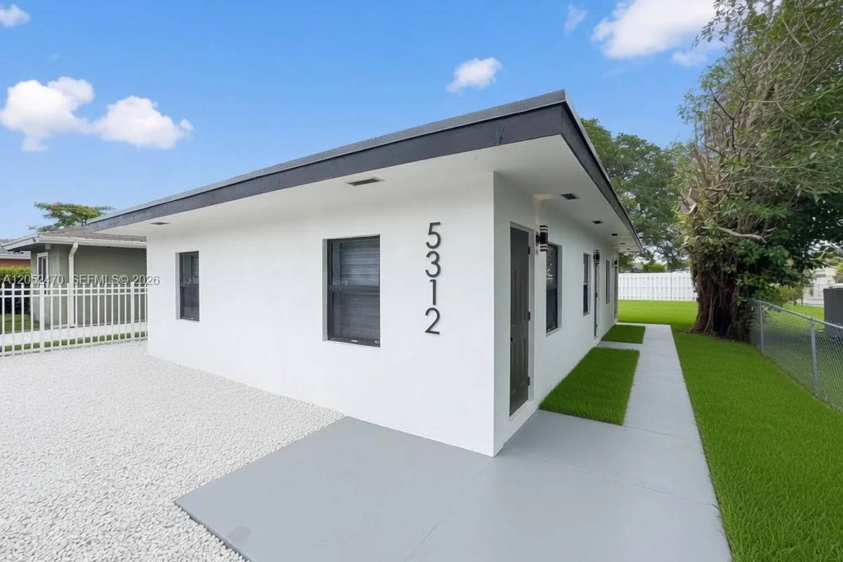 5312 NW 24th Ct, Miami: photo 1 of 21