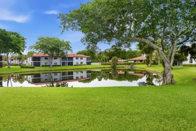 9232 Cypress Ln #2G, Boca Raton: photo 1 of 42