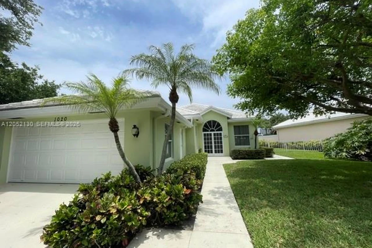 1020 Bear Island Dr, West Palm Beach: photo 1 of 19
