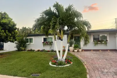 3464 Tyringham Dr, West Palm Beach: photo 1 of 21