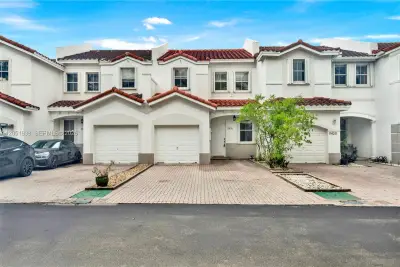 11416 NW 43rd Ter, Doral: photo 1 of 45