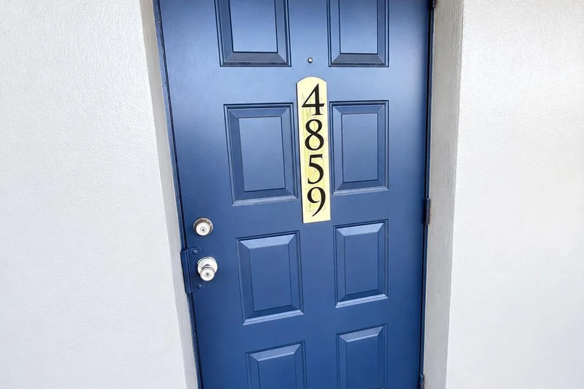4859 NW 9th Dr, Plantation: photo 1 of 9