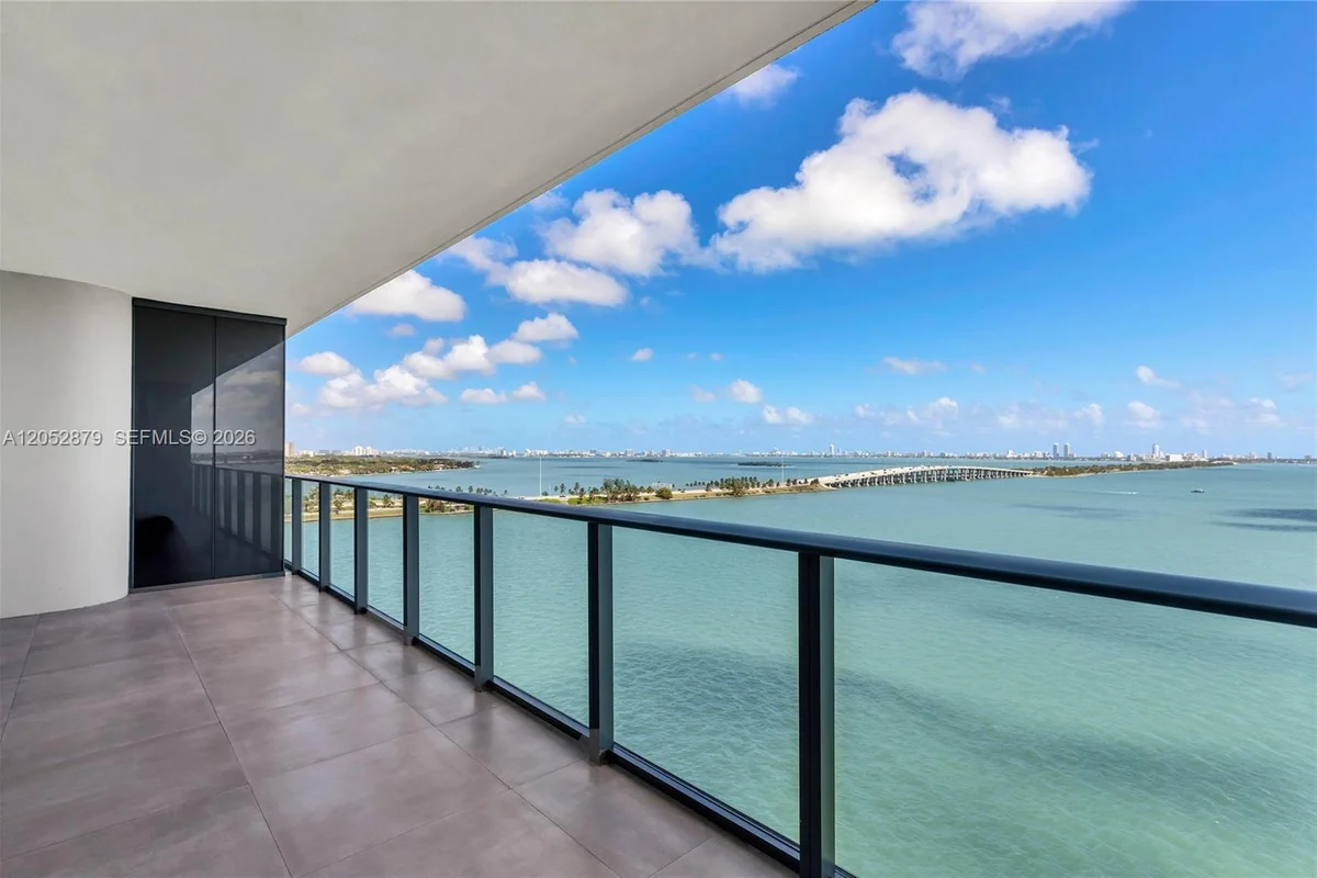 3131 NE 7th Ave #1203, Miami: photo 1 of 100