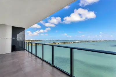 3131 NE 7th Ave #1203, Miami: photo 1 of 100