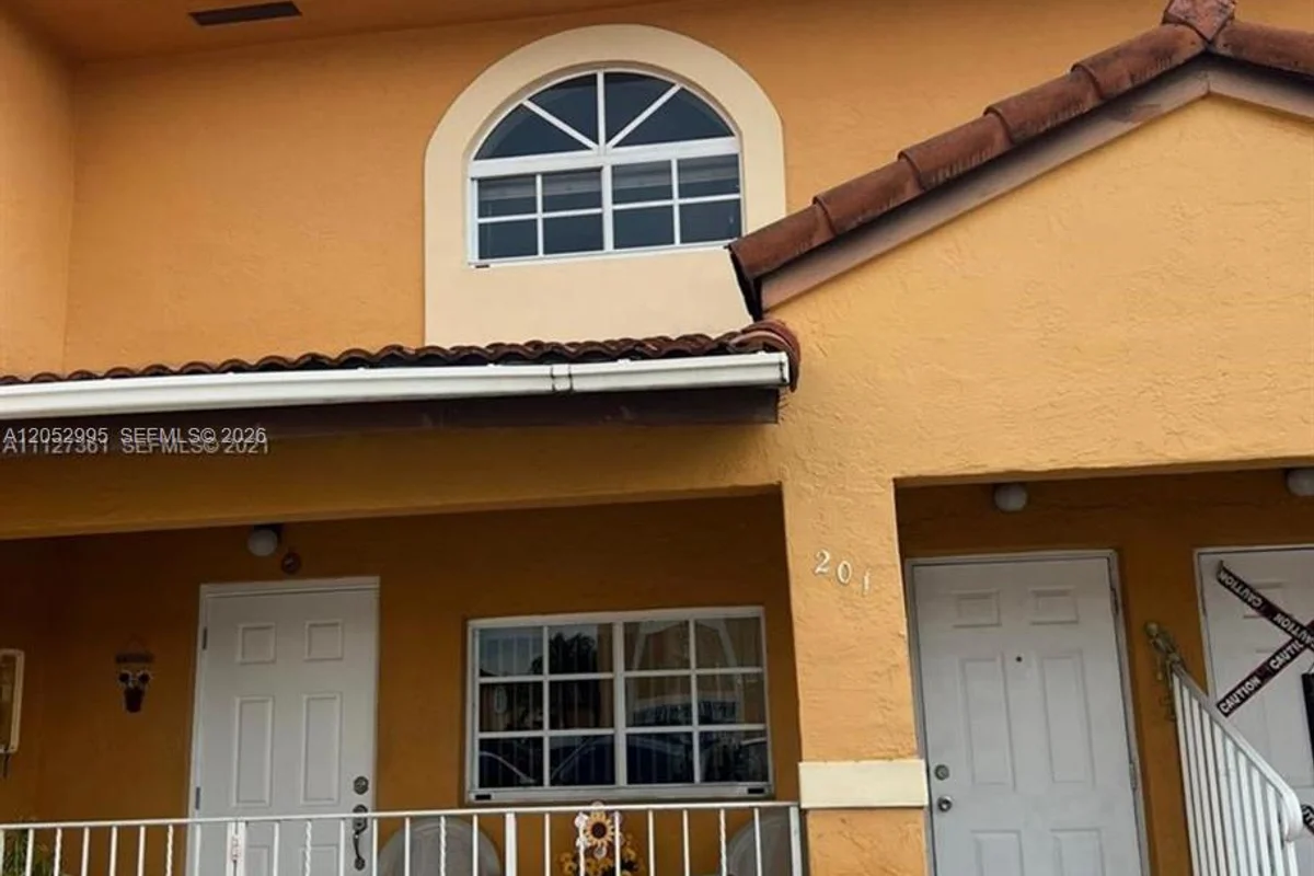 7818 W 34th Ln #25-201, Hialeah: photo 1 of 11