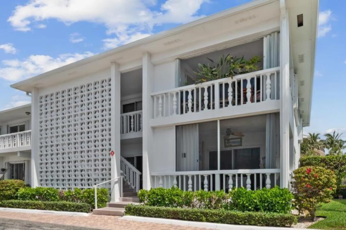 4201 S Ocean Blvd #I1, South Palm Beach: photo 1 of 2