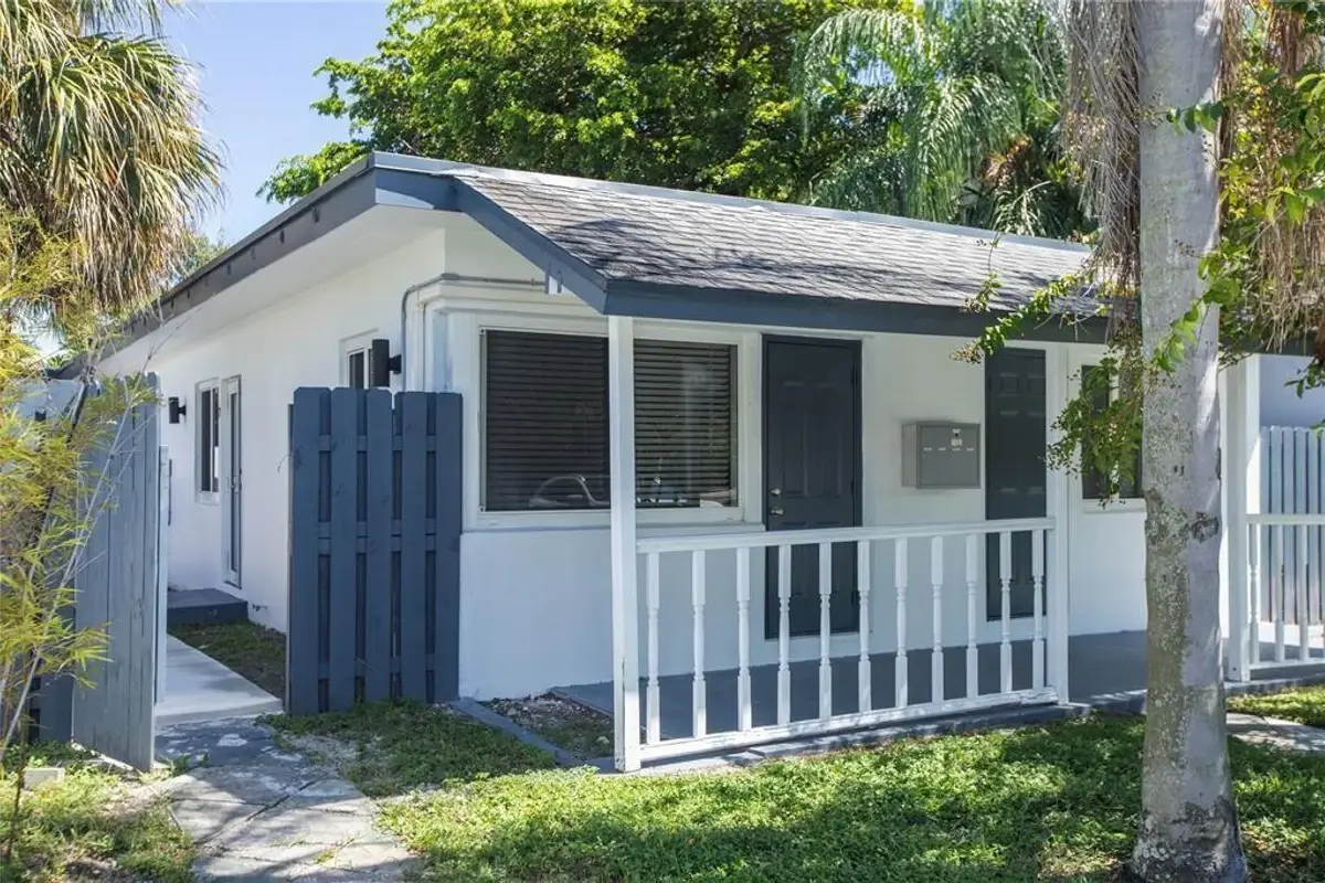 1112 NE 17th Ter #1-4, Fort Lauderdale: photo 1 of 6