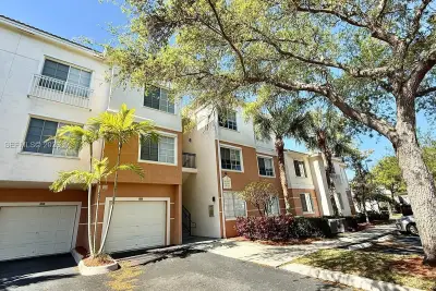 1206 E Myrtlewood Cir E, Palm Beach Gardens: photo 1 of 25