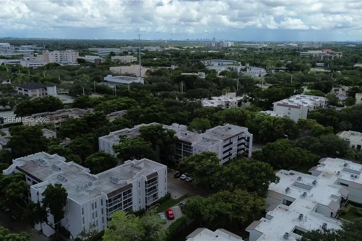 Condo in Plantation: photo 1 of 20