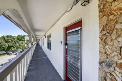 3402 Bimini Ln #F4, Coconut Creek: photo 1 of 31