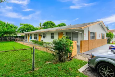 5311 NW 16th St, Lauderhill: photo 1 of 25