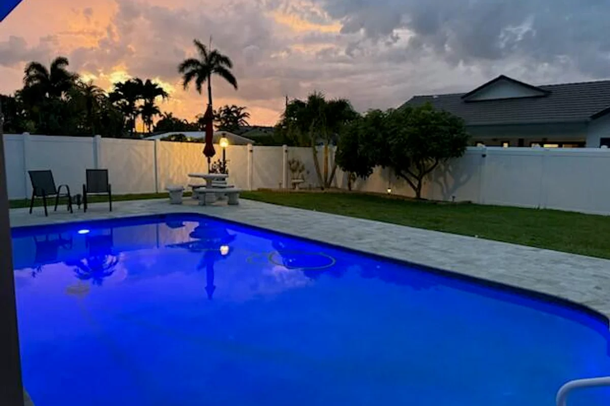 1517 SE 14th St, Deerfield Beach: photo 1 of 58
