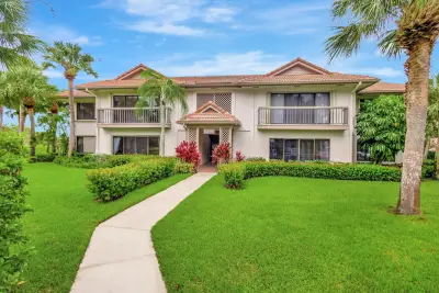 1109 Duncan Cir #201, Palm Beach Gardens: photo 1 of 57