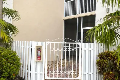 7775 Yardley Dr #115, Tamarac: photo 1 of 17