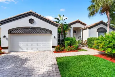 9476 Caserta St, Lake Worth: photo 1 of 28