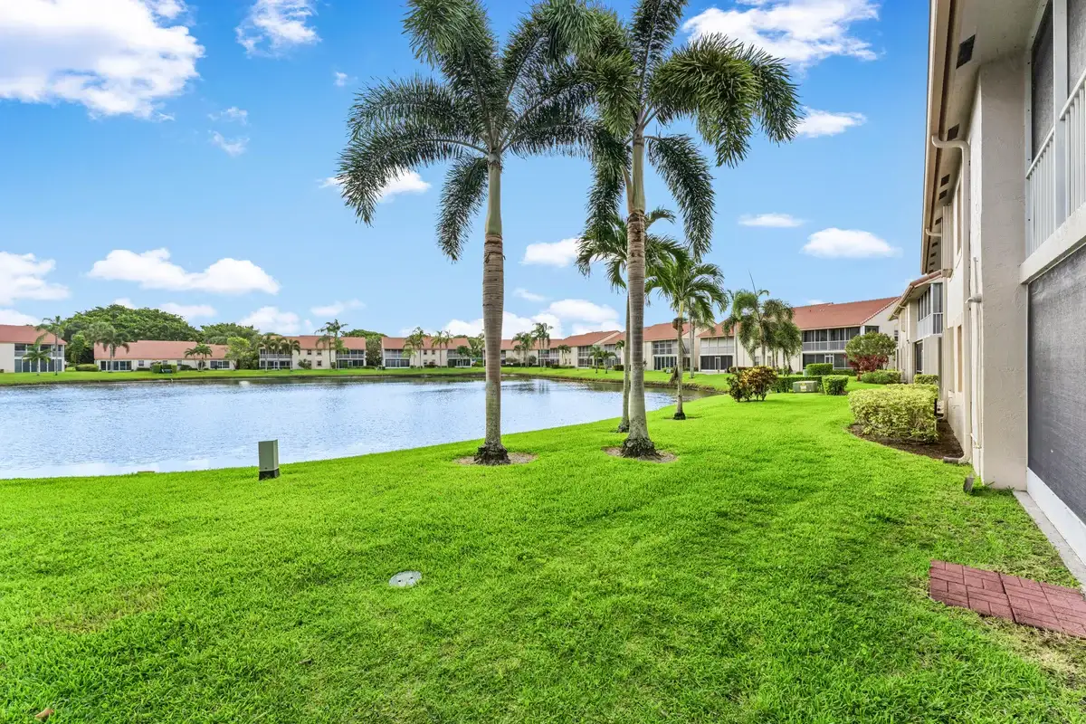 14388 Emerald Lake Dr #2, Delray Beach: photo 1 of 34