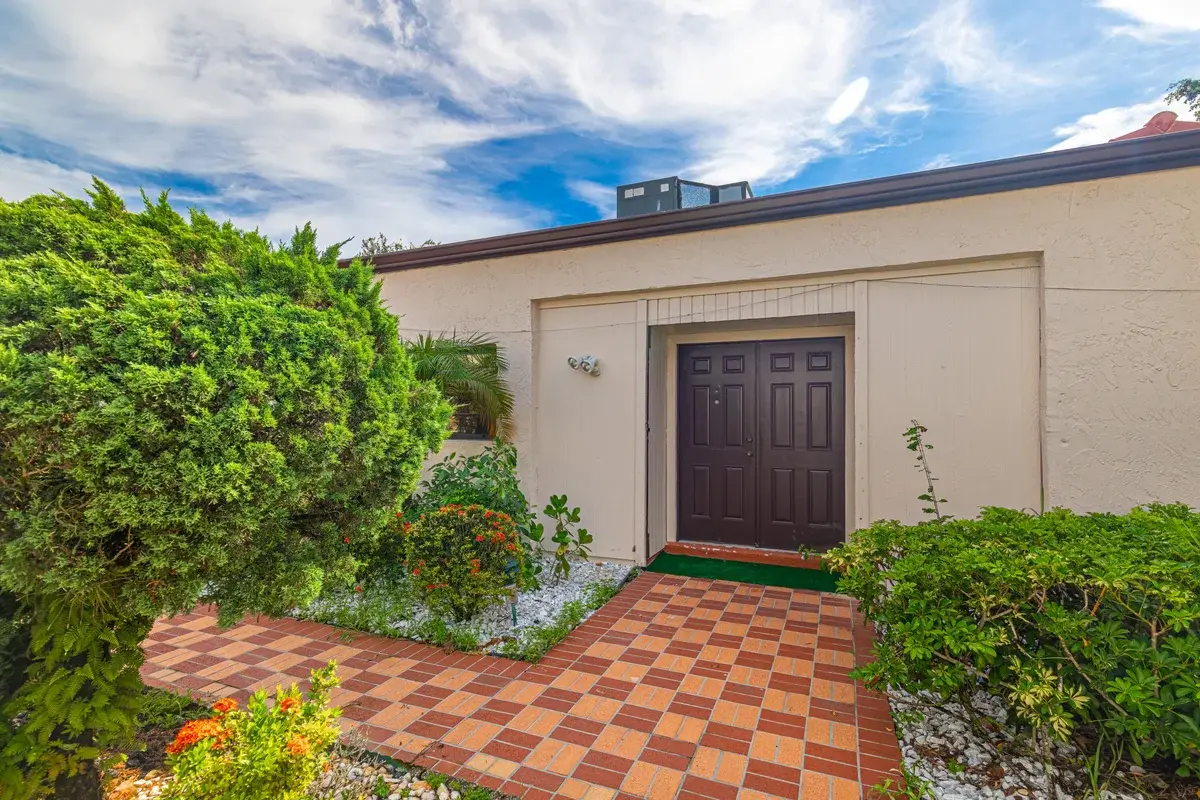 8008 Eastlake Dr, Boca Raton: photo 1 of 53