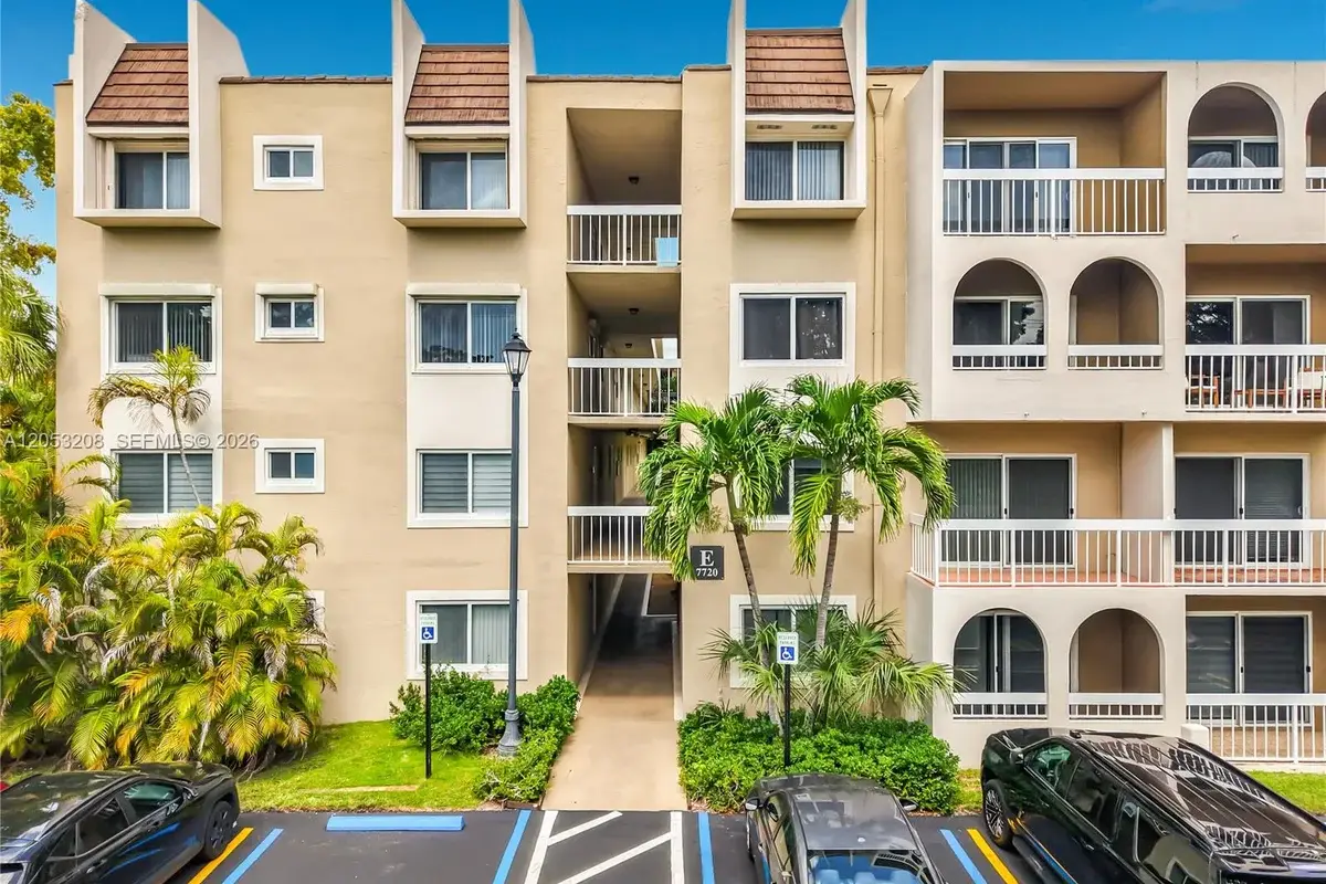 7722 Camino Real #E304, Miami: photo 1 of 60