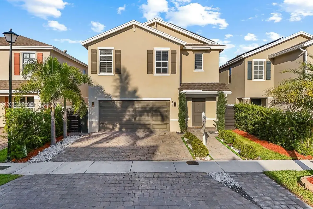 501 NE 6th Ct, Florida City: photo 1 of 47