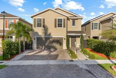 501 NE 6th Ct, Florida City: photo 1 of 47