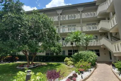 2901 Victoria Cir #F2, Coconut Creek: photo 1 of 21
