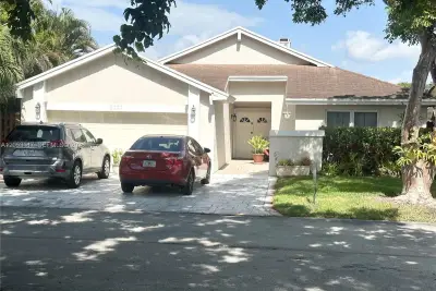 5030 SW 149th Pl, Miami: photo 1 of 27