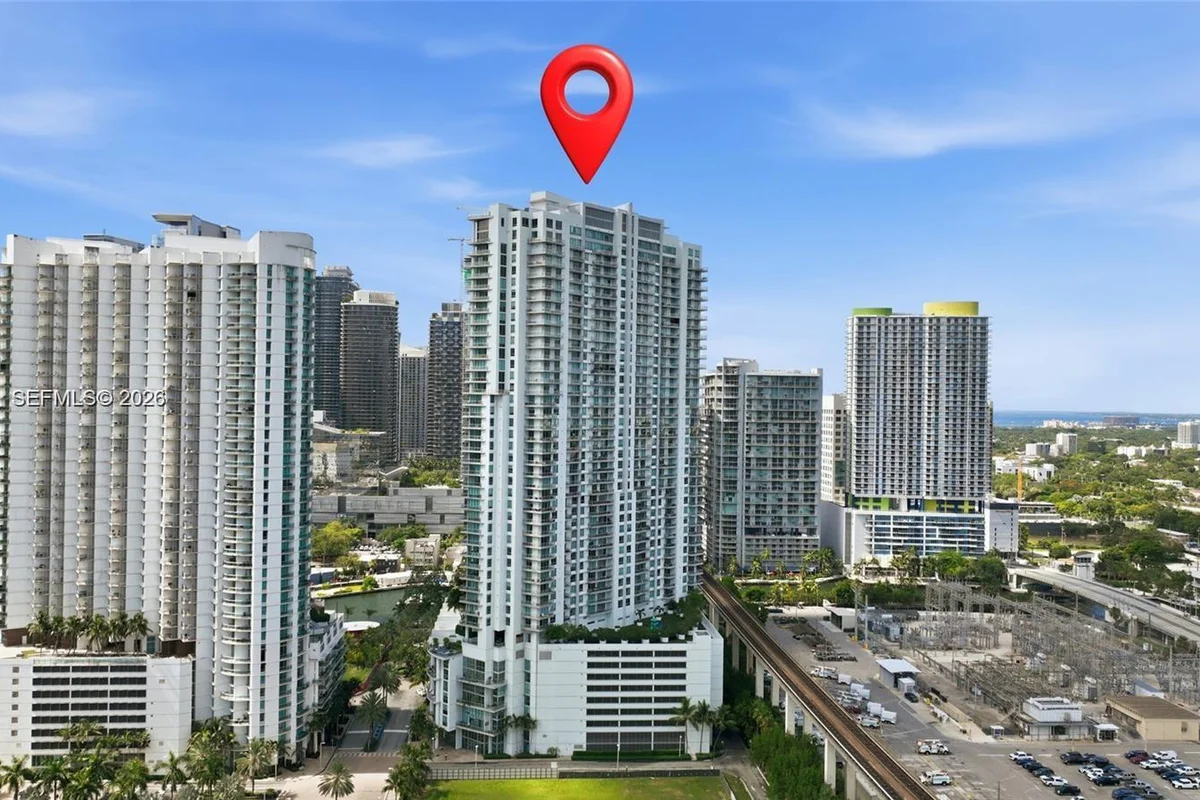 90 SW 3rd St #1409, Miami: photo 1 of 36