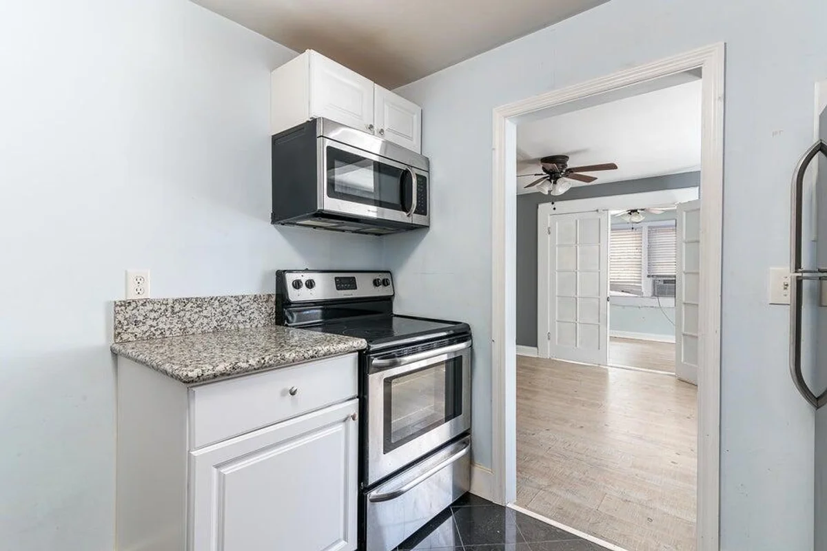 120 NE 1st Ave #5, Delray Beach: photo 1 of 10