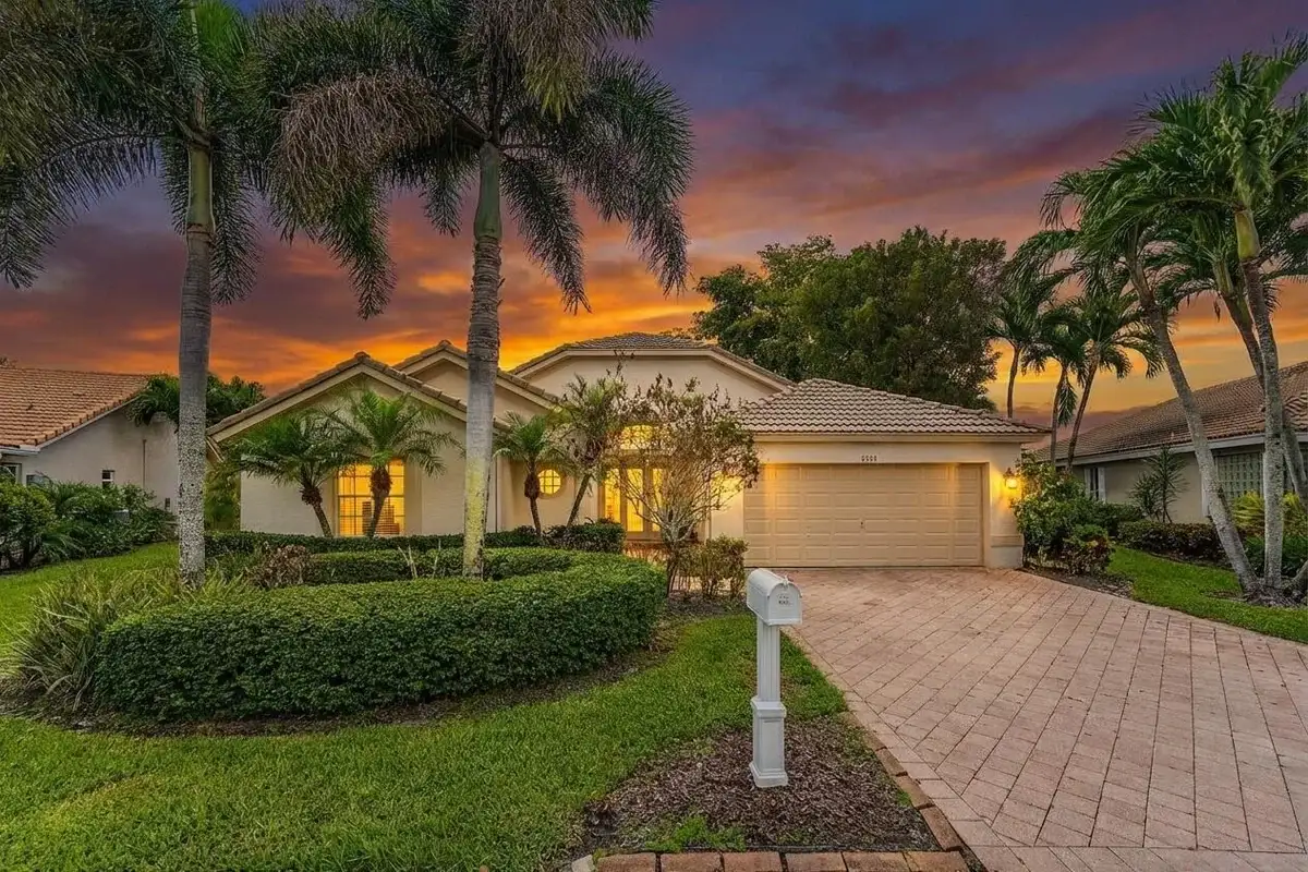 2525 Egret Lake Dr, West Palm Beach: photo 1 of 27