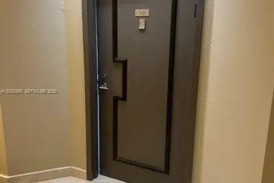 3600 Yacht Club Dr #504, Aventura: photo 1 of 15