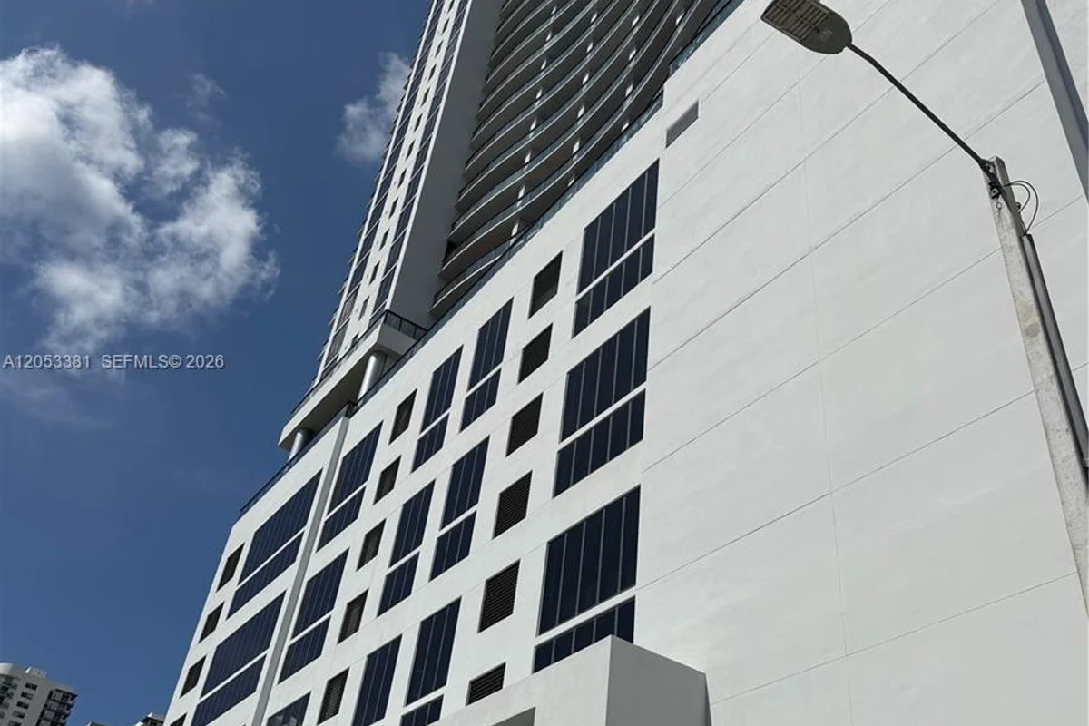 1600 NE 1st Ave #1711, Miami: photo 1 of 16