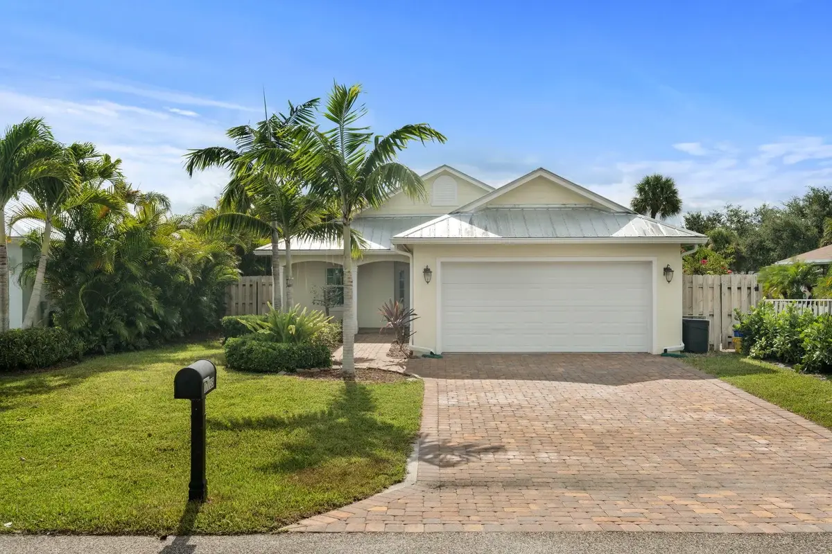 17735 Carver Ave, Jupiter: photo 1 of 31