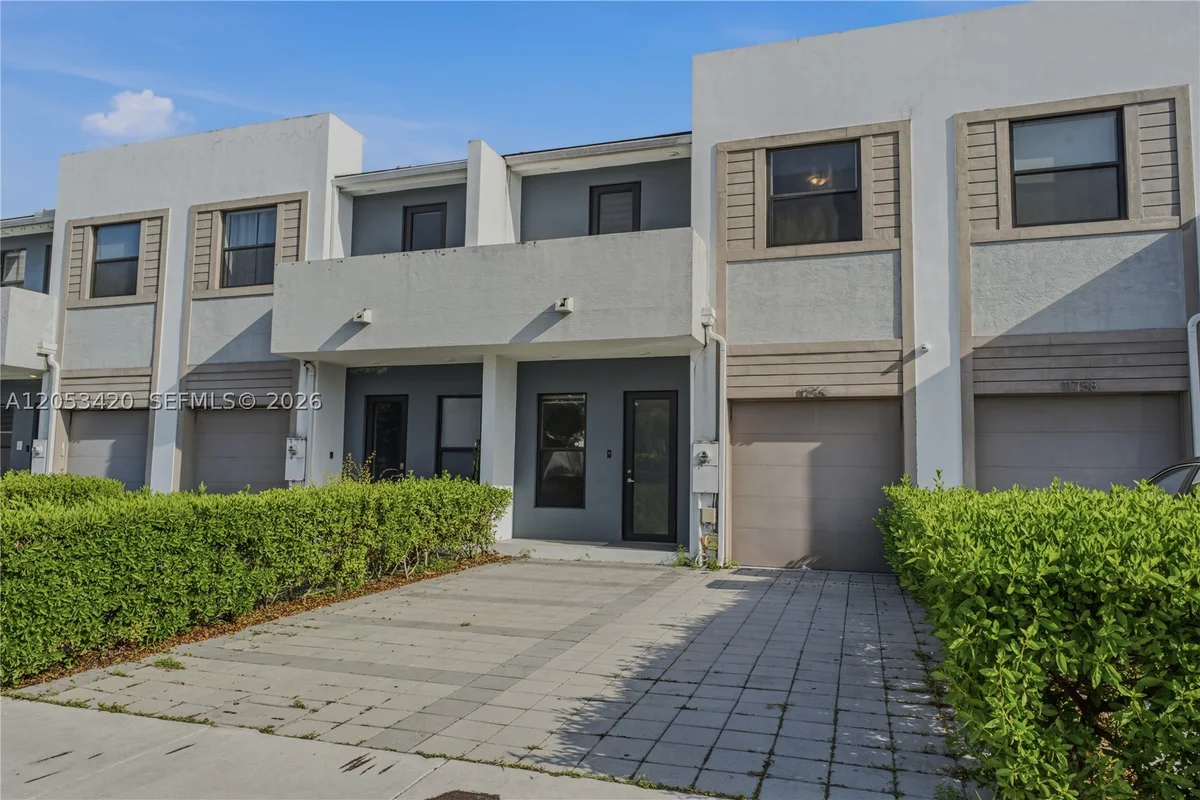 11756 SW 106th Ter, Miami: photo 1 of 22
