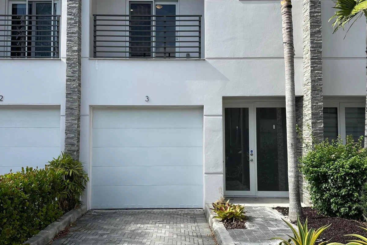 815 NE 17th Ave #3, Fort Lauderdale: photo 1 of 27