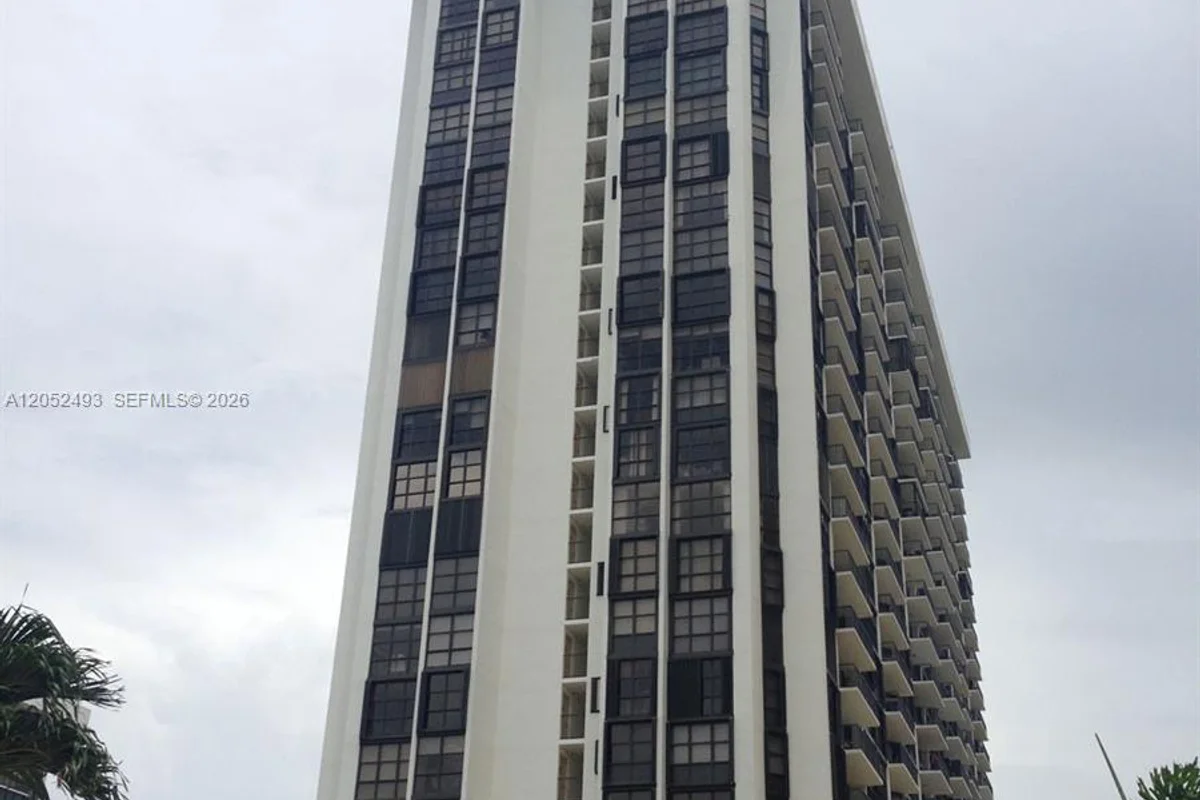 1901 Brickell Ave #B504, Miami: photo 1 of 12