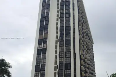 1901 Brickell Ave #B504, Miami: photo 1 of 12