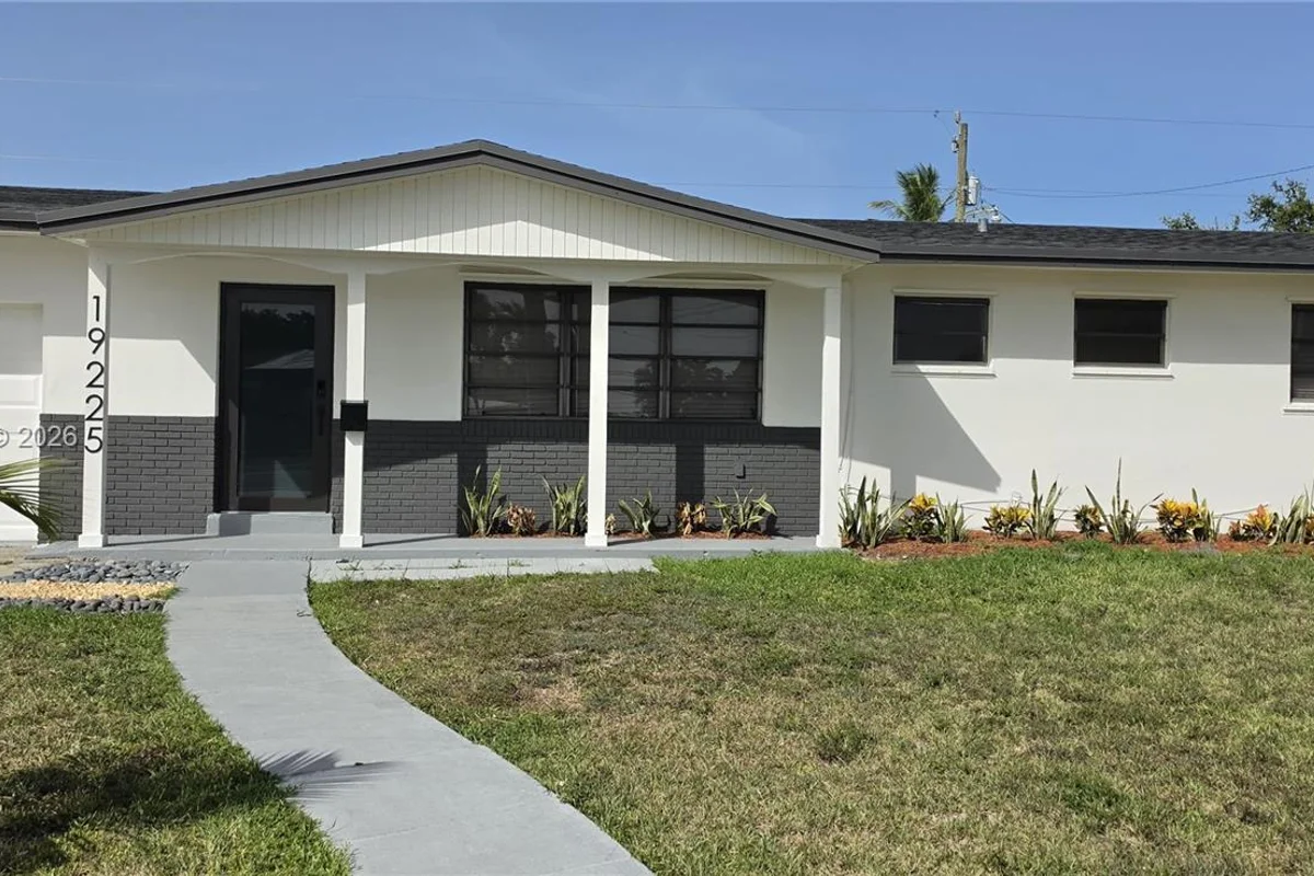 19225 Franjo Rd, Cutler Bay: photo 1 of 20