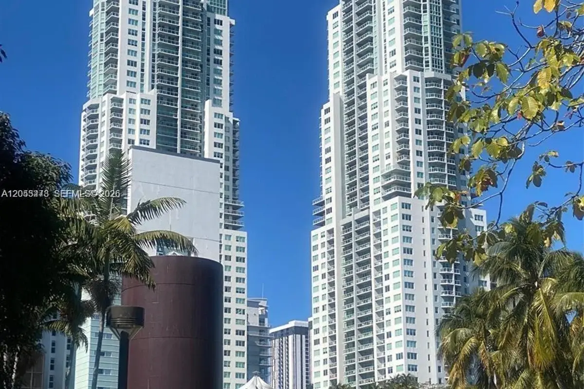 244 Biscayne Blvd #2409, Miami: photo 1 of 20