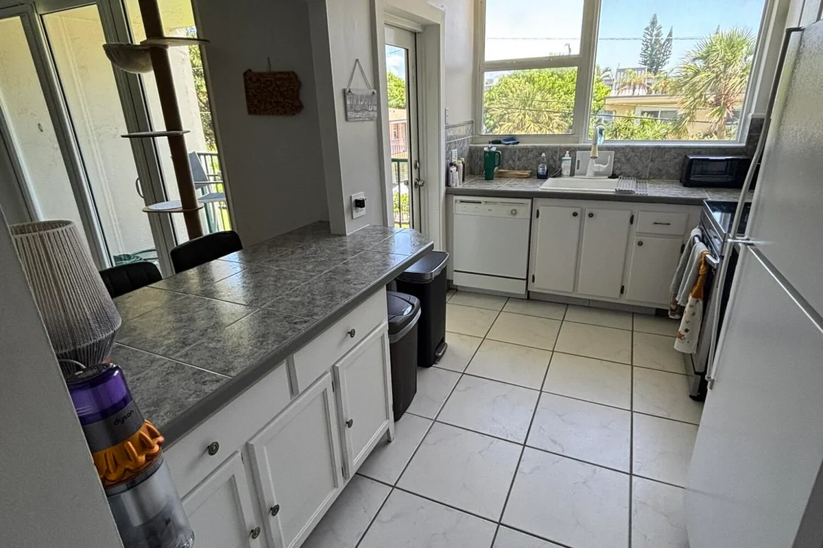 1238 Hillsboro Mile #210, Hillsboro Beach: photo 1 of 14