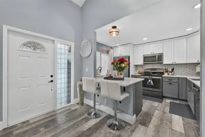 2242 NW 39th Ave, Coconut Creek: photo 1 of 32