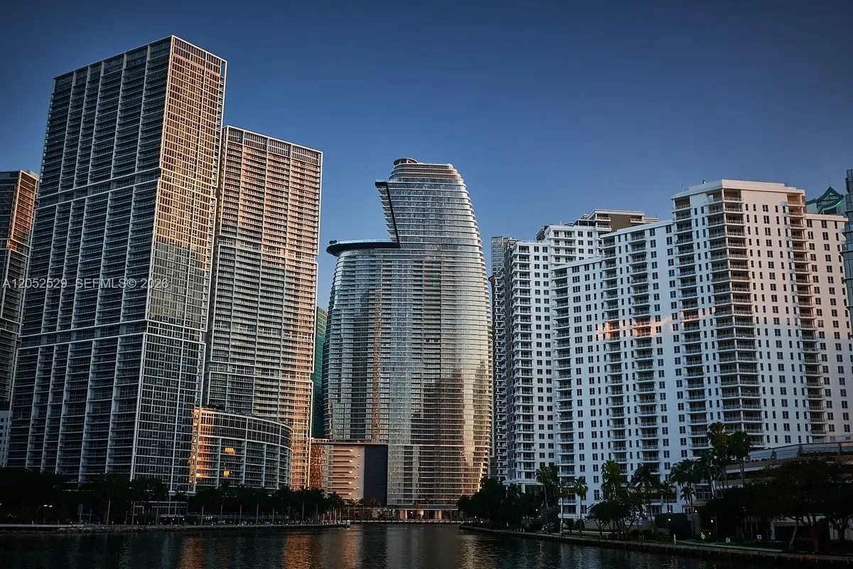 300 Biscayne Boulevard Way #1705W, Miami: photo 1 of 24