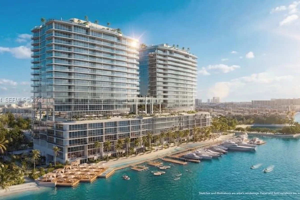 Condo in North Miami: photo 1 of 19