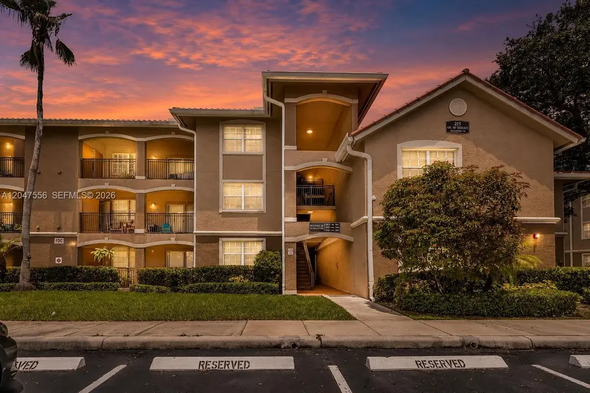 215 SW 117th Ter #14306, Pembroke Pines: photo 1 of 52