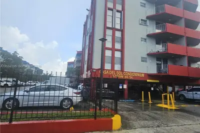 1750 W 46th St #518, Hialeah: photo 1 of 22